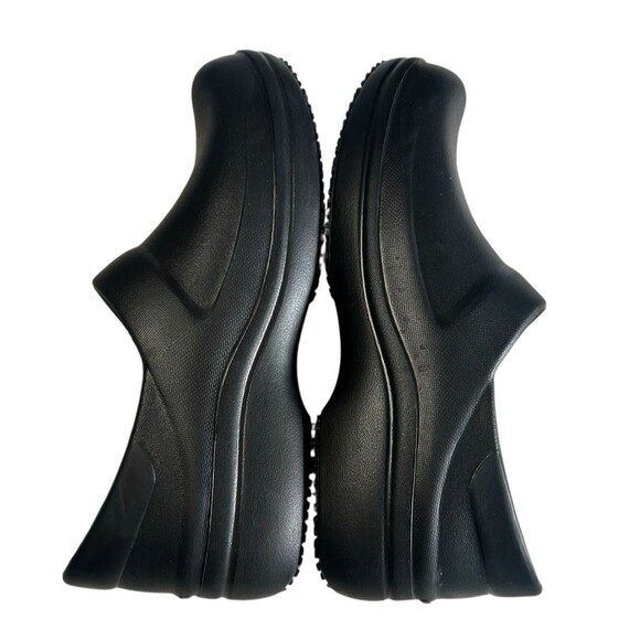 Crocs Dual Comfort Black Round Toe Slip On Resistant Work Clog Womens Size 9 - Picture 8 of 14